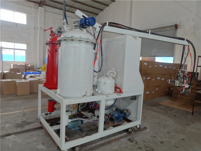 聚氨酯PU發(fā)泡機